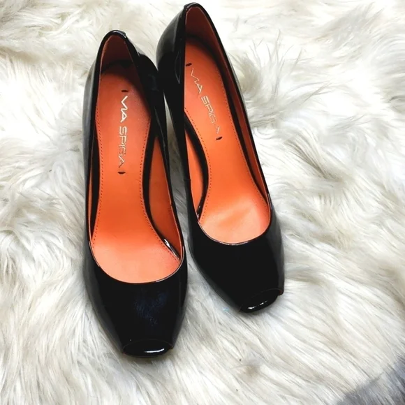 Via Spiga Black Frankie Patent Peep Toe Pumps 6M - Picture 5 of 12